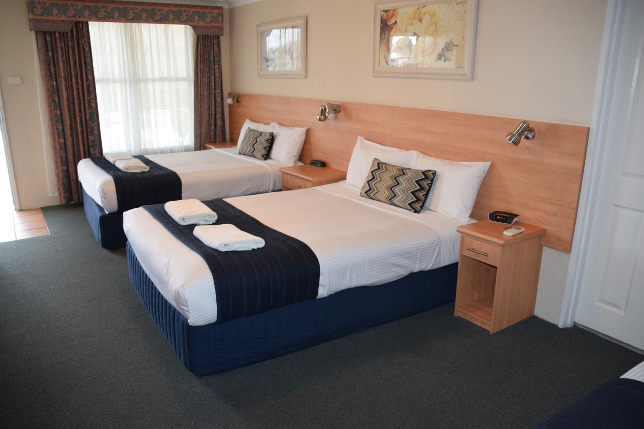 Best Western Coachman'S Inn Motel Bathurst Extérieur photo